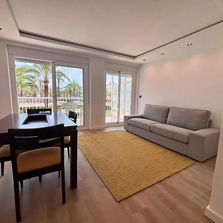 Foques Sea & Garden Views Apartment