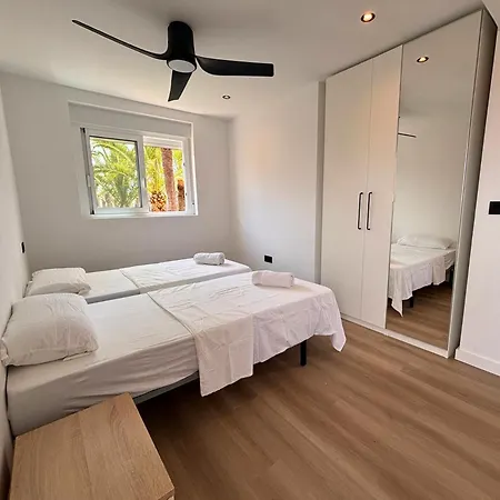 Foques Sea & Garden Views Apartment *