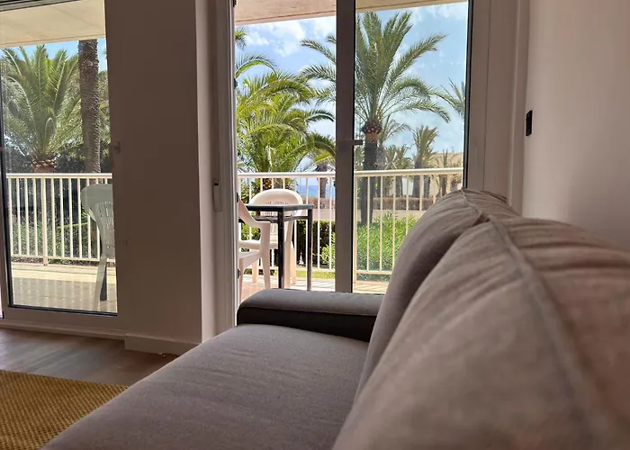 Foques Sea & Garden Views Apartment