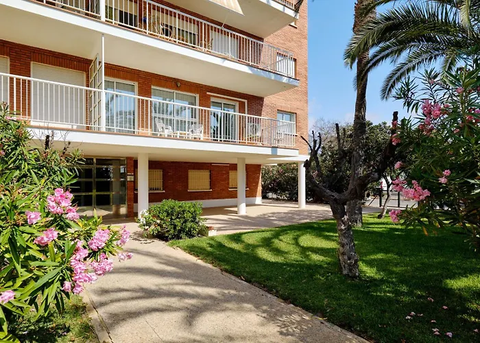 Foques Sea & Garden Views Apartment