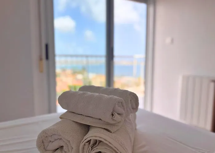 Foques Sea & Garden Views Apartment