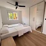 Foques Sea & Garden Views Апартаменты *